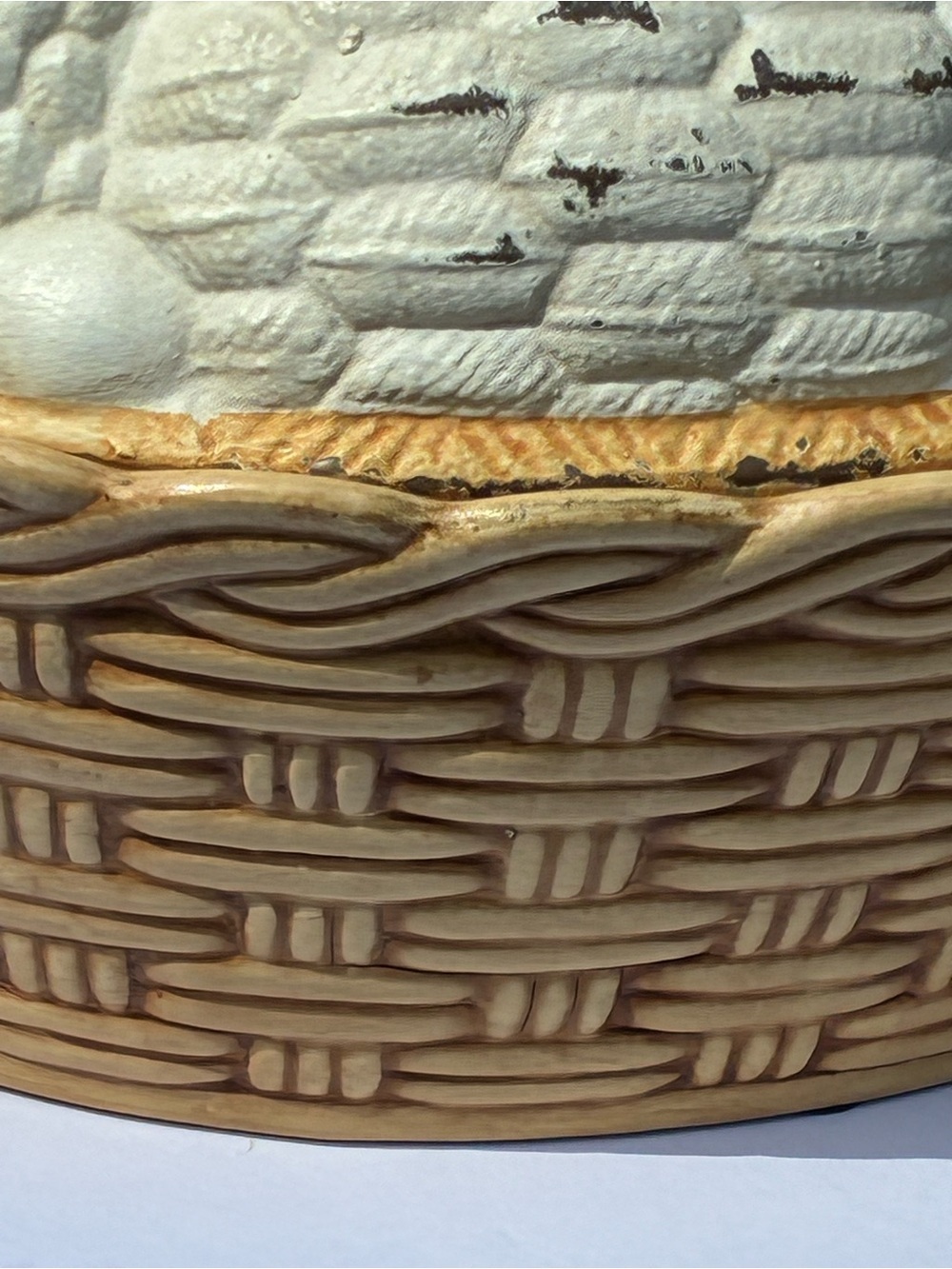 Vintage Large Ceramic Hen on Nest Covered Dish - Picture 5 of 16